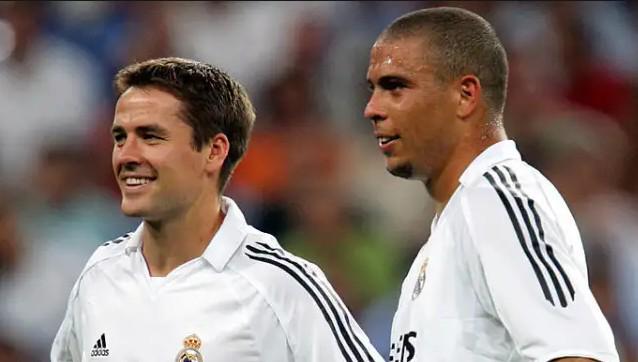 他以其犀利 他以其犀利